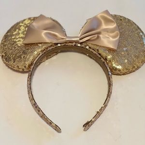 Gold sequin Minnie Mouse ears